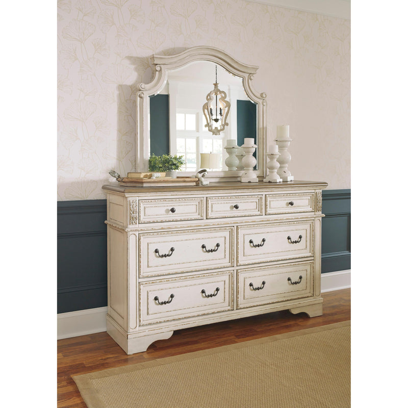 Signature Design by Ashley Realyn B743B49 7 pc Queen Panel Bedroom Set IMAGE 4