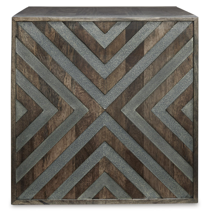 Signature Design by Ashley Dreggan End Table T567-2 IMAGE 3